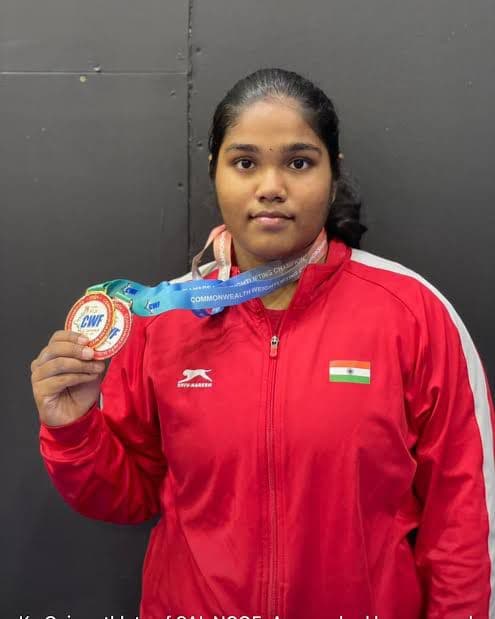 Oviya Karthigeyan - Weightlifter